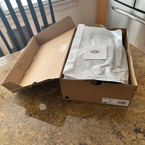 UGG Fluff Yeah Slides - Picture 5 of 8